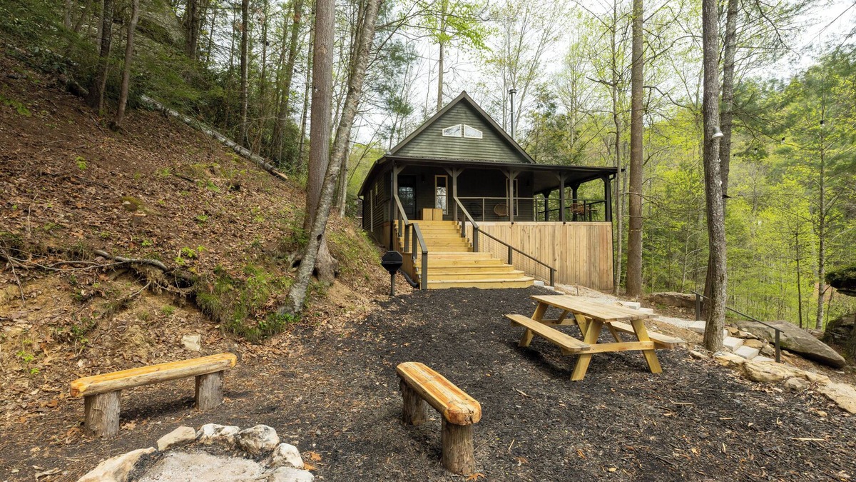 Rogers Cabin | Boulder Springs *Our newly renvoated hot tub retreat!*