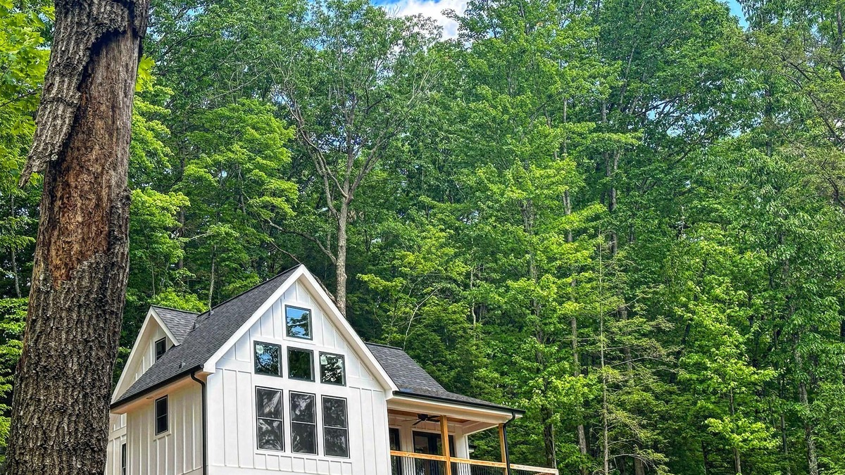 Keslers Cross Lanes House | Boulder Trail Getaway- 15 min from New River Gorge National Park