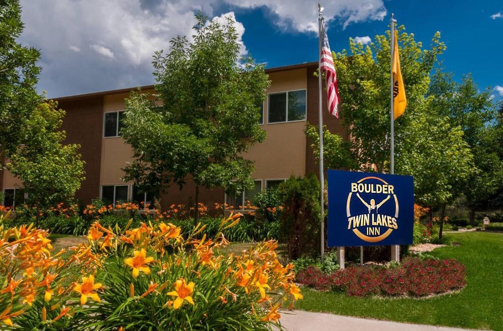 Gunbarrel Hotel | Boulder Twin Lakes Inn