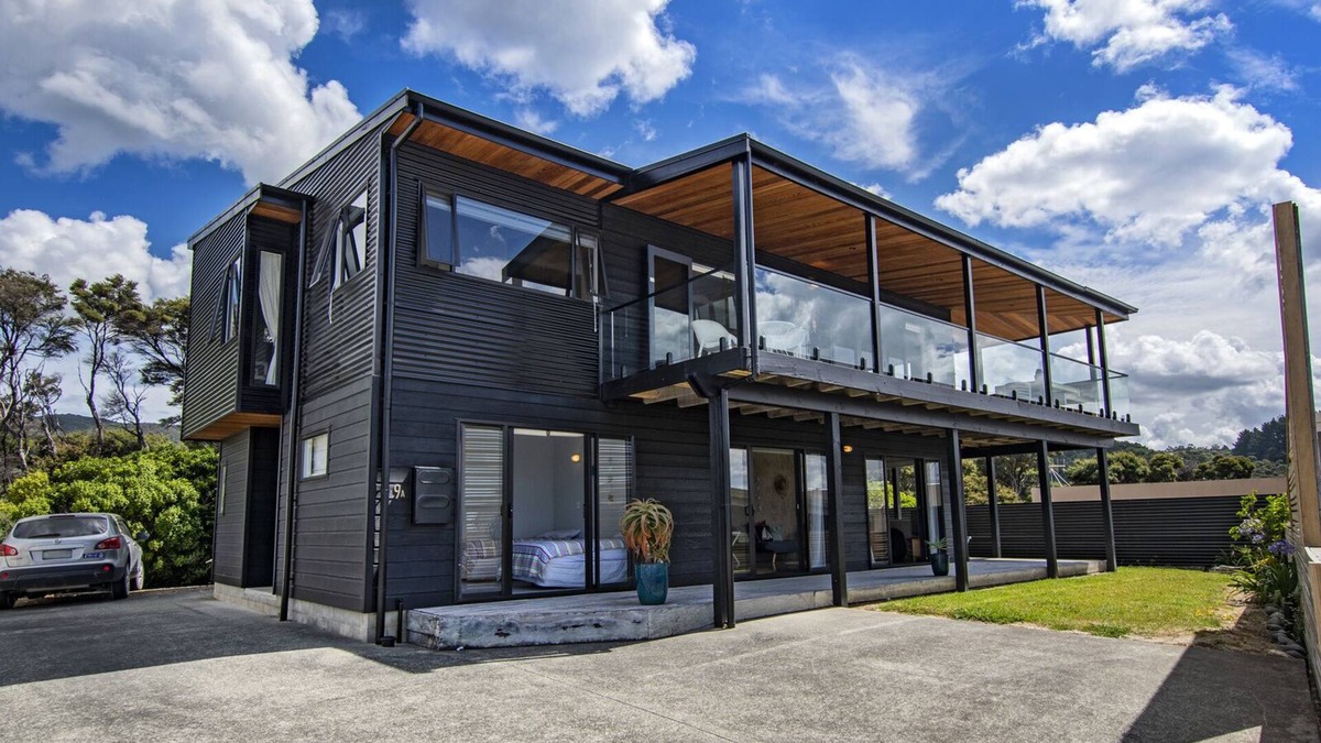 Langs Beach House | Boulevard Beauty - Langs Beach Holiday Home