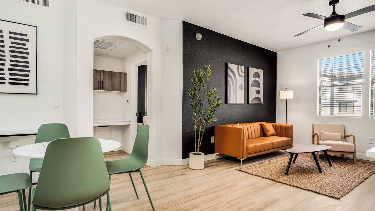 Glendale Sports and Entertainment District Apartment | Boulevard Stays Luxe 1BR by Stadium Pool, Parking, Gym 07