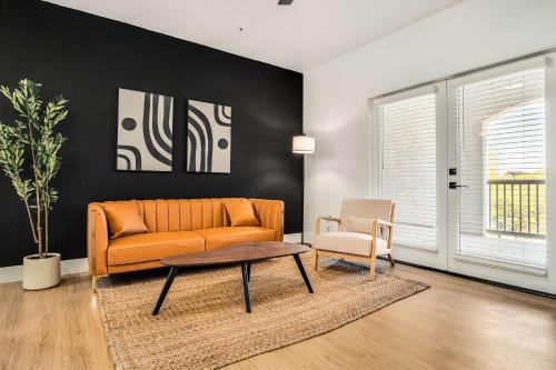Glendale Sports and Entertainment District Apartment | Boulevard Stays Luxe 2BR by the Stadium Pool Parking Gym 05