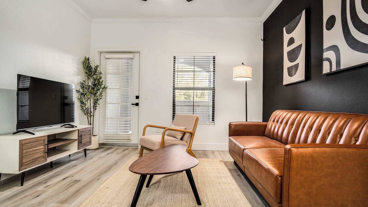 Chandler Apartment | Boulevard Stays Quiet Modern 1BR Pickleball, Pool, Parking, Gym 07