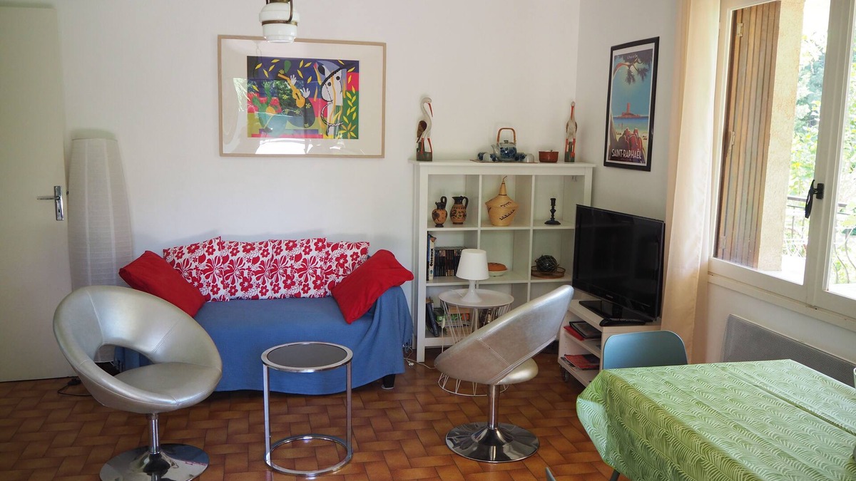 Boulouris-sur-Mer Apartment | Boulouris, calm ground floor of villa, terrace, garden, 1 km sea & shops on foot