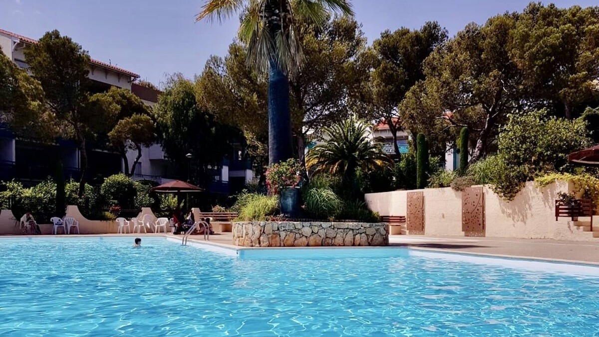 Boulouris-sur-Mer Apartment | BOULOURIS SUR MER. Beautiful T2. Very quiet. 3 swimming pools. High standing.