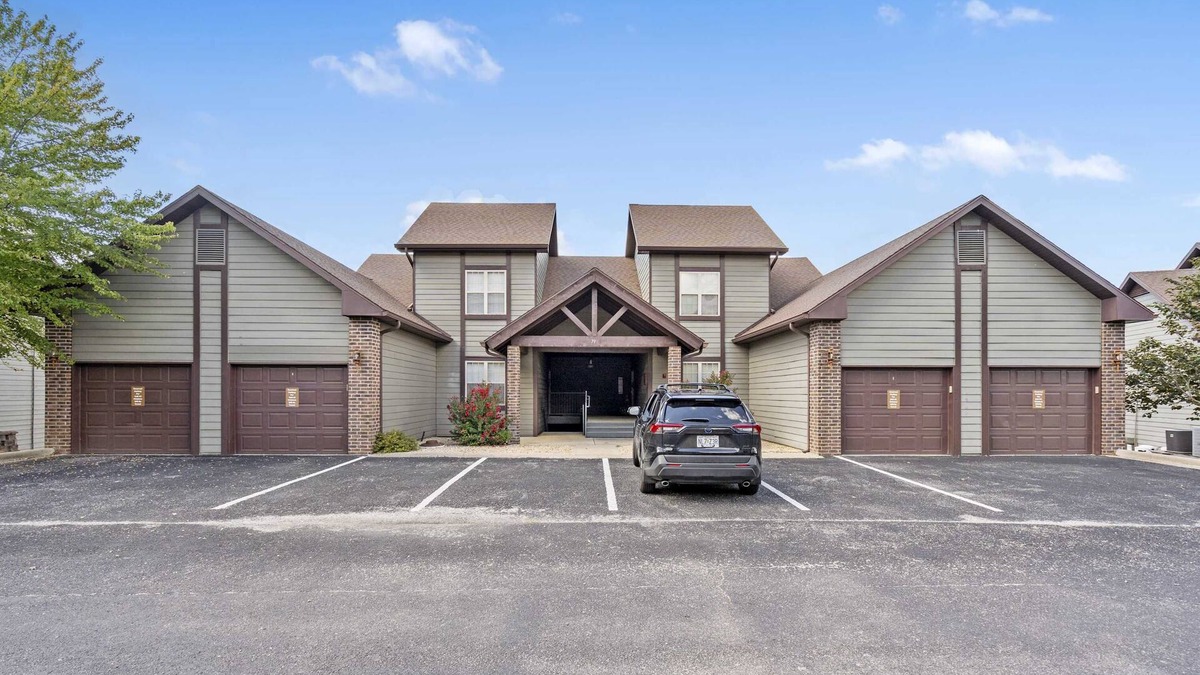 Branson West Cabin | Bounty of Birdie Lane | Golf Courses, Playgrounds & Pool