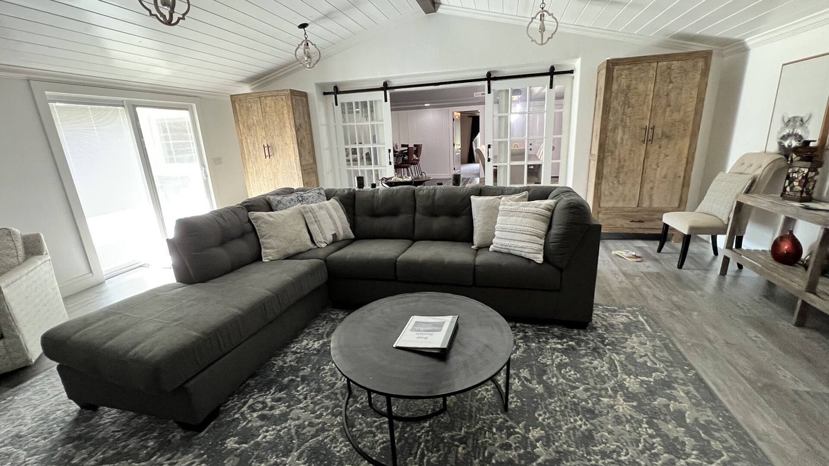 Athens House | Bourbon Bonfire, Vacation Home near Lake Greeson