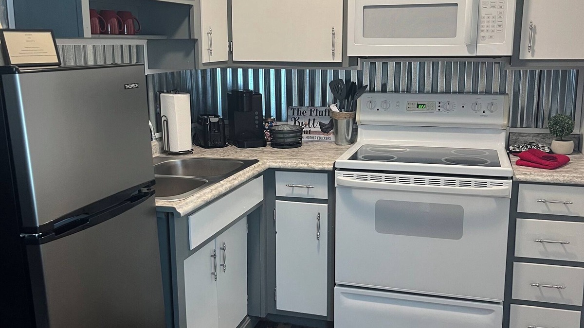 Bardstown Apartment | Bourbon Oak Loft - Spacious 2 bedroom, in the heart of the Bourbon Trail.