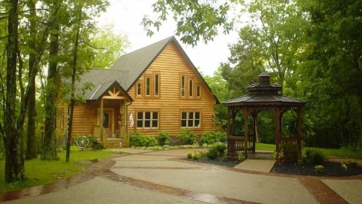 Bagdad Cabin | Bourbon Trail, Ark Encounter, Family Gatherings, WiFi, Cabin, Sleeps 29!