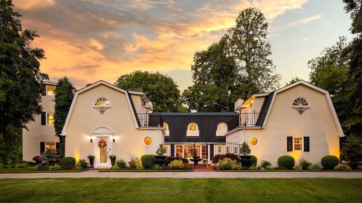 Shepherdsville House | Bourbon Trail Estate on 22.5 Acres!
