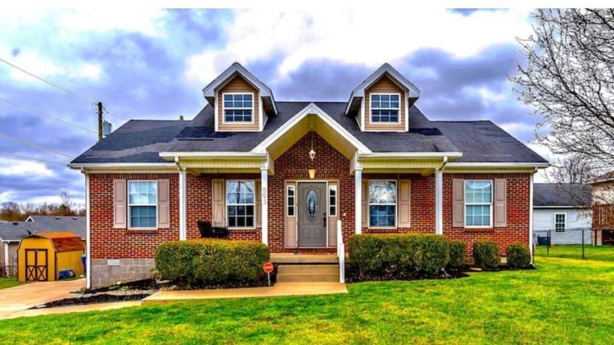 Lawrenceburg House | Bourbon Trail HotTub Dog friendly 3BR