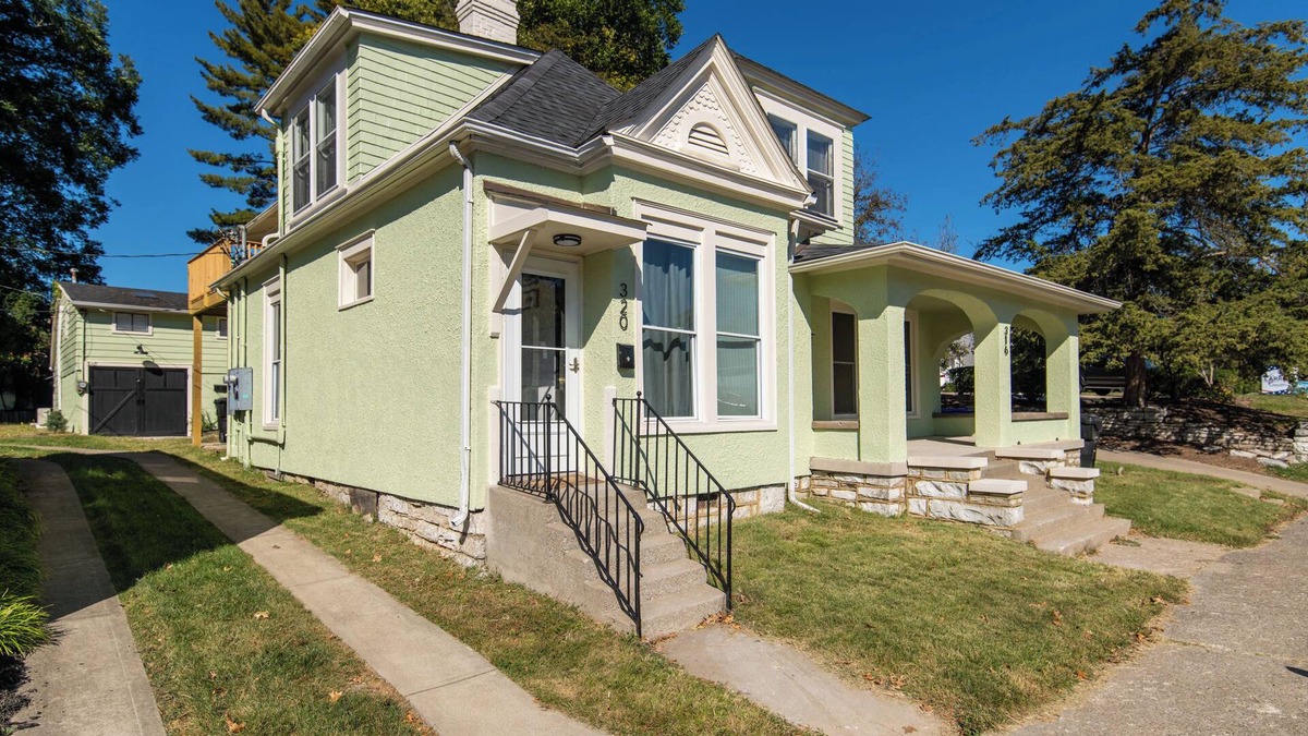 Frankfort House | Bourbon Trio: Walkable to Restaurants, bars, shops and the Capitol building