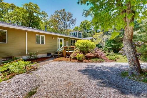 Monument Beach House | Bourne Glen