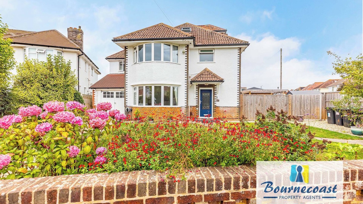 Southbourne House | Bournecoast: Family home with garden, patio, summer house and parking - HB10659