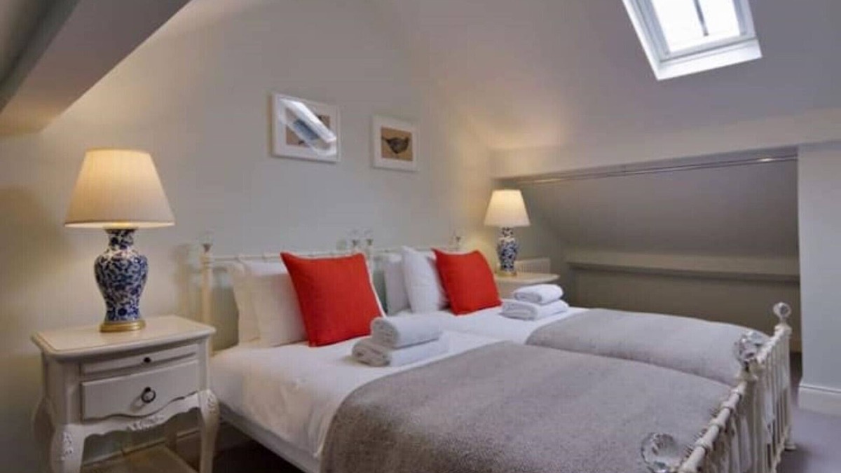 Winchester Apartment | Boutique 2 Bedroom (Sleep 5) Cottage Nr Winchester