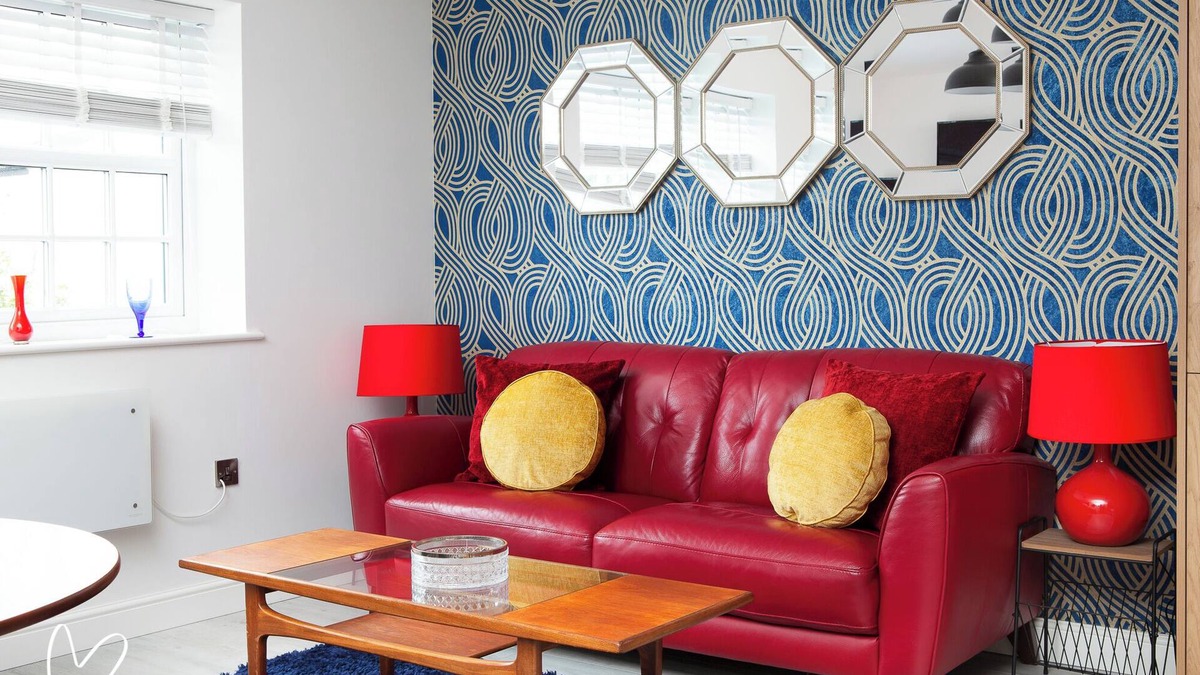 Hull Apartment | Boutique 2 Bdrm Suite on Marinan