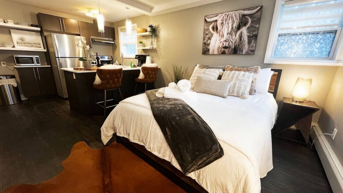 South London Apartment | Boutique Bliss in the Heart of Wortley Village