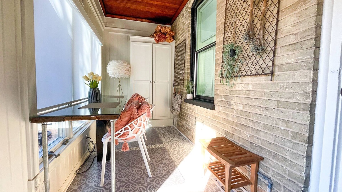 Delafield Apartment | Boutique Charm in Delafield Inviting Queen Suite Steps from It All
