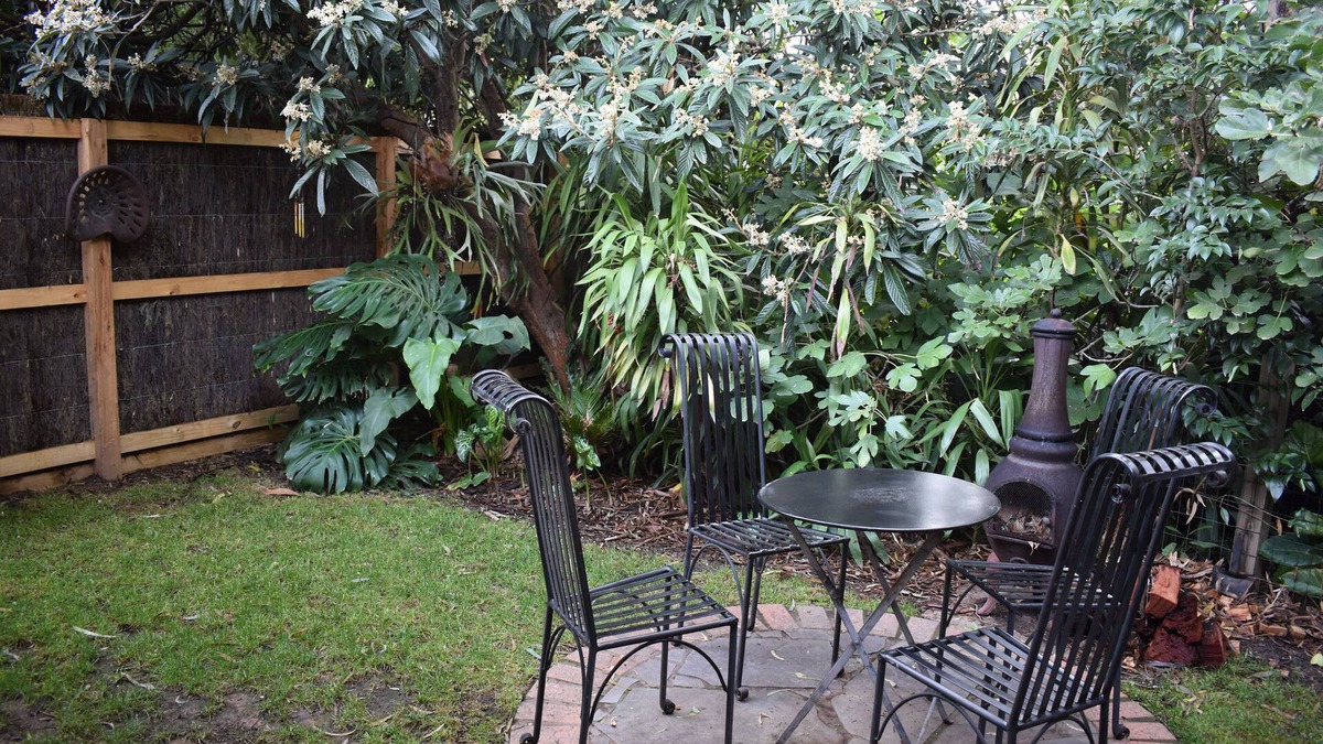 Seymour Bed & Breakfast | Boutique creek side B&B. Walking distance to everything.