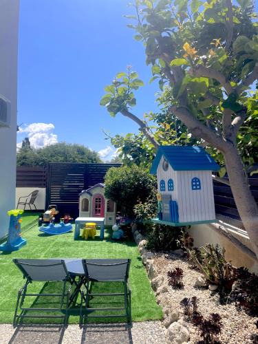 Chlorakas Villa | Boutique Family Design Villa near Sea