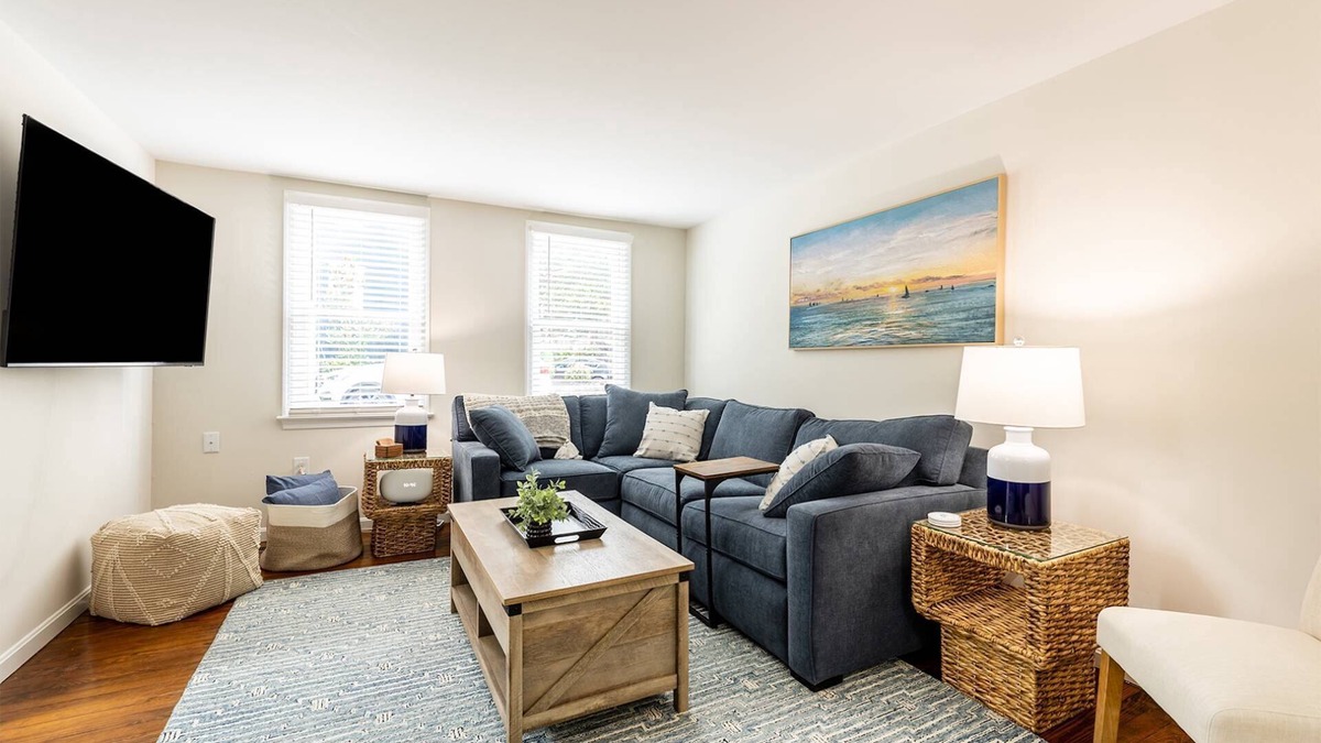 Historic District House | Boutique Historic Cedar Home 2 blocks from the Waterfront, USNA and Main Street