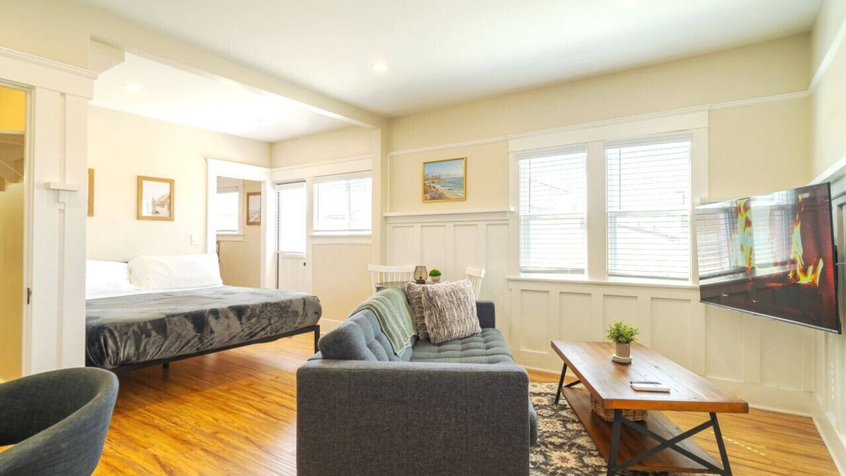 South Park Apartment | Boutique Historic Studio Balboa Park W/D