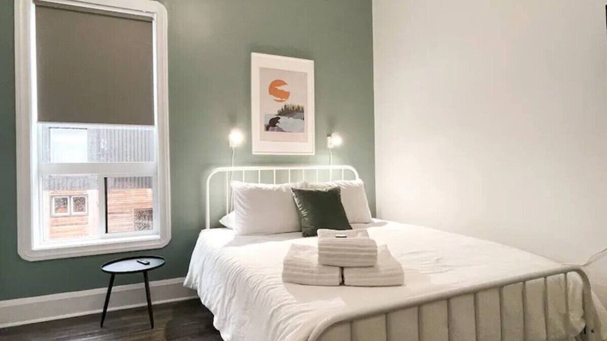 Thunder Bay Apartment | Boutique Hotel - Suite #6 Queen