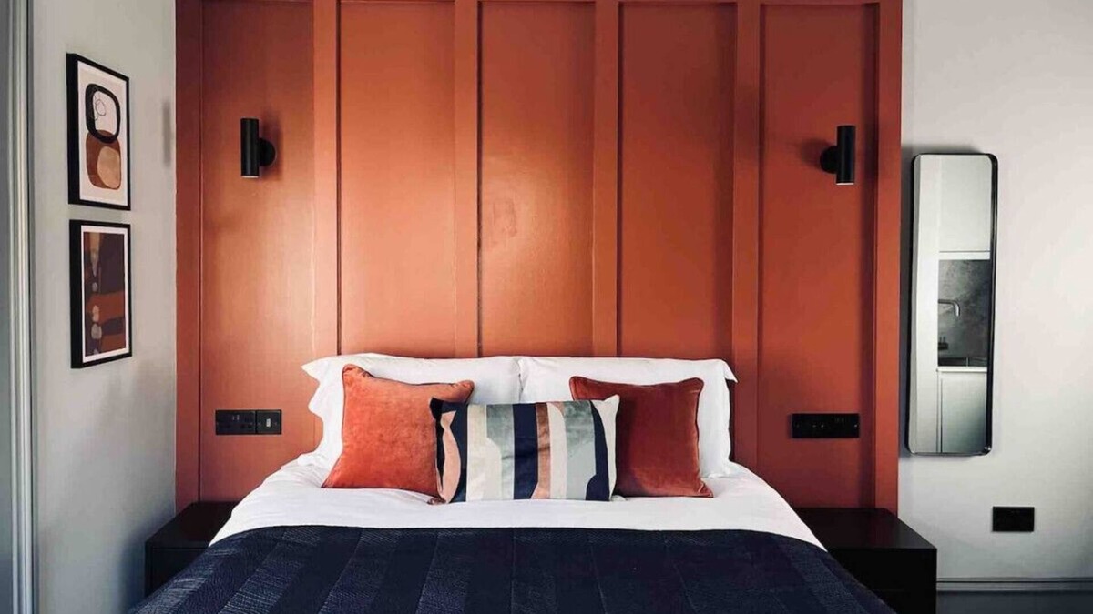 Galashiels Apartment | Boutique king bed studio, en-suite & kitchenette