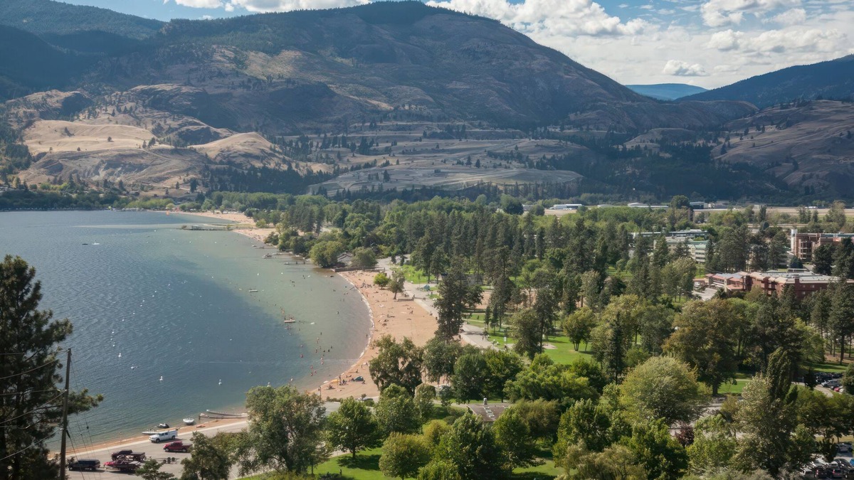 Okanagan-Similkameen Hotel | Boutique motel with private beach access & full kitchen