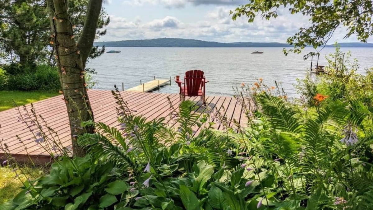 Sundridge House | Boutique Muskoka Oasis. ★Waterfront★Firepit★Hottub