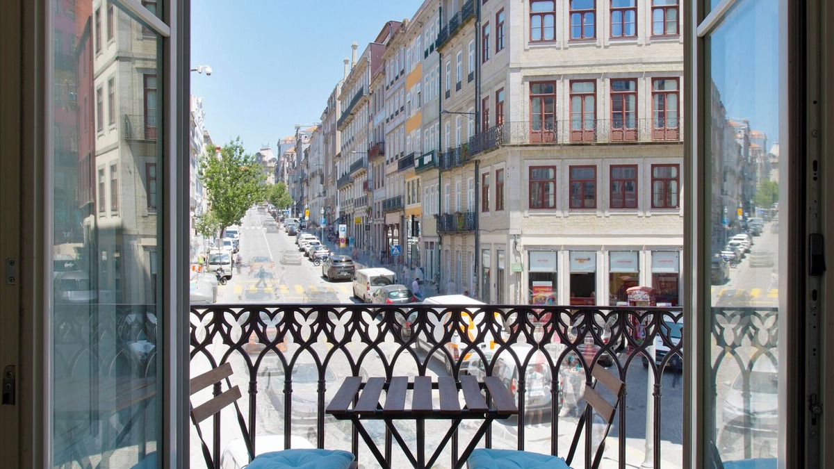 Sao Nicolau Apartment | Boutique Rentals - Toledo's One & Only Apt in Ribeira