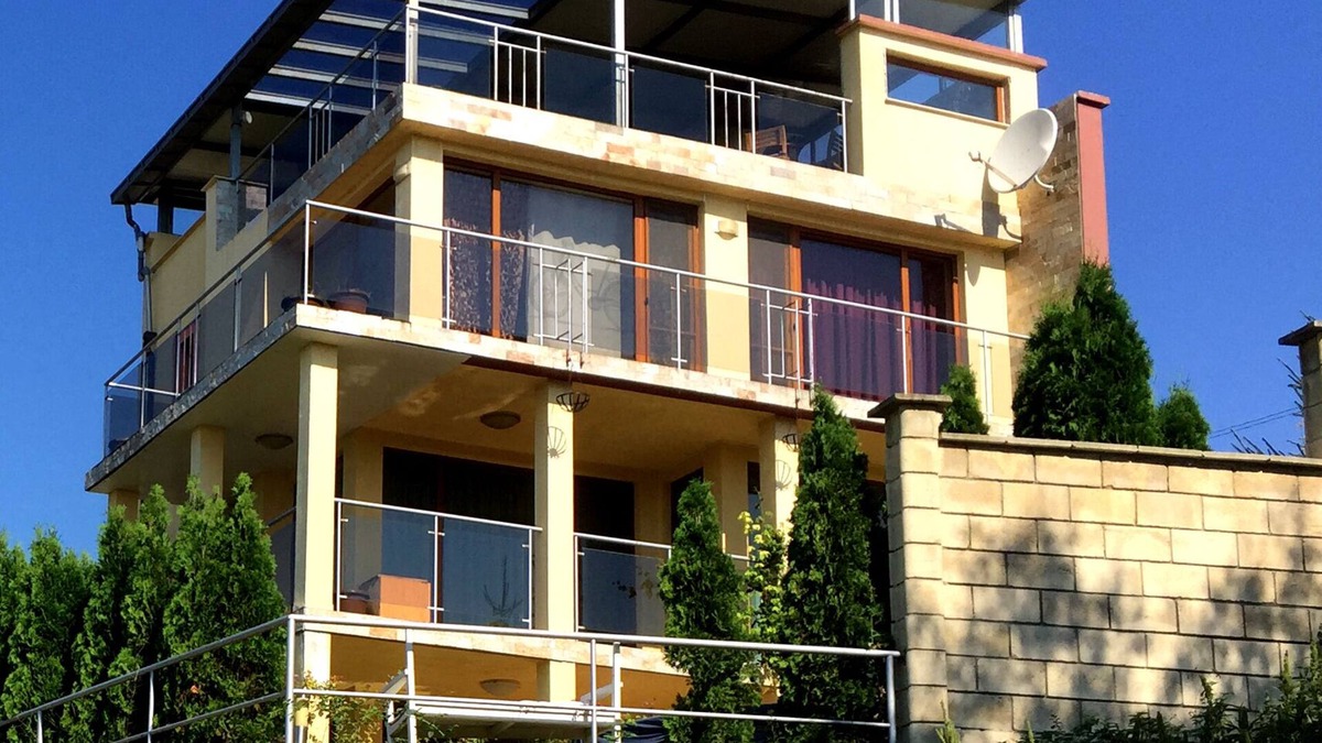 Galata Villa | Boutique Villa SeeBreeze - See and Forest View from Top Terrasse Bar, Pool