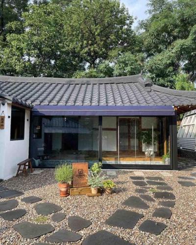 Gangneung House | Bow Hanok House