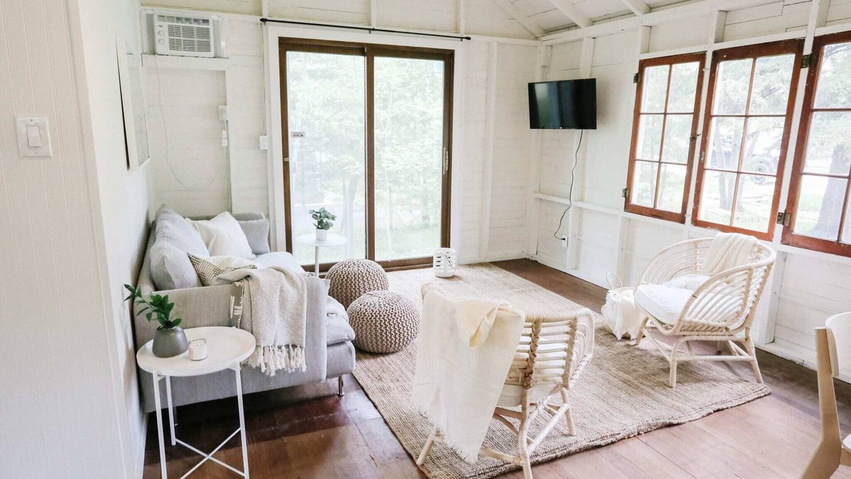 Winnipeg Beach Cabin | Bowerbird Stays Bright and Beachy Vintage Cabin