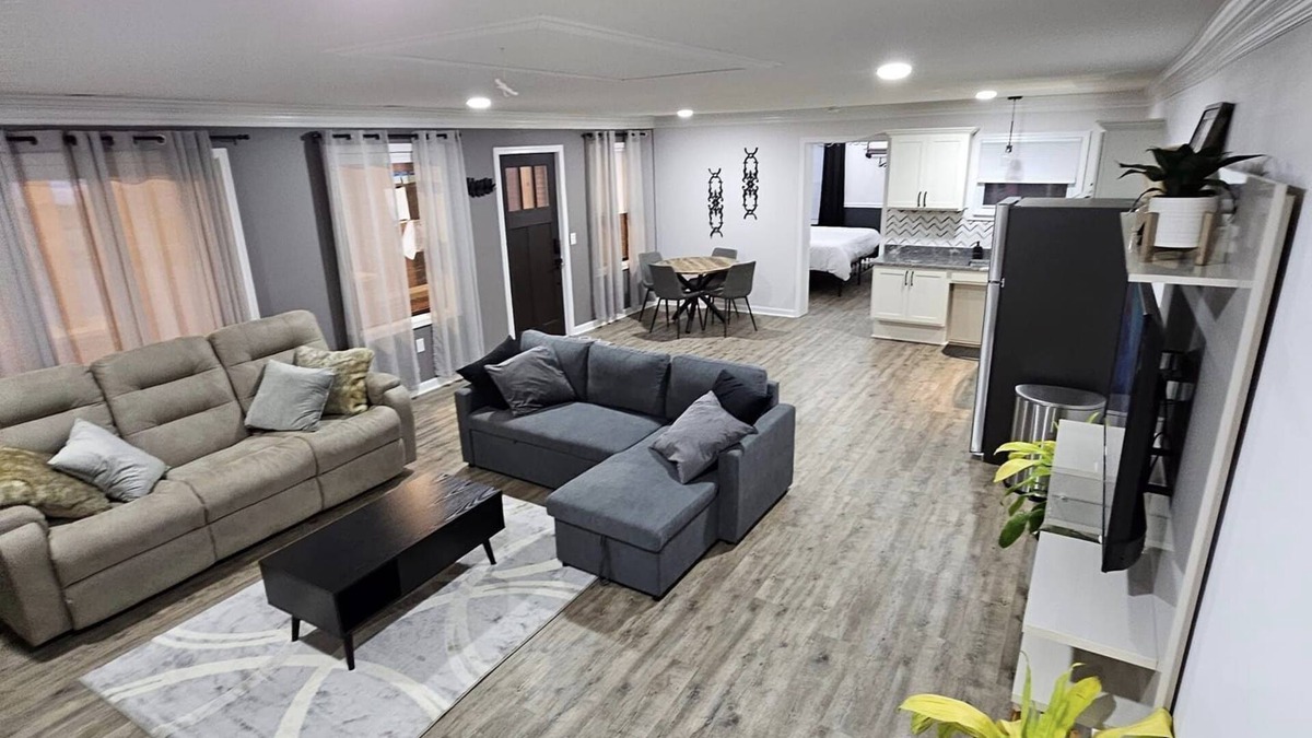 Holly Apartment | Boxcar Bunker - Downtown living at its finestn