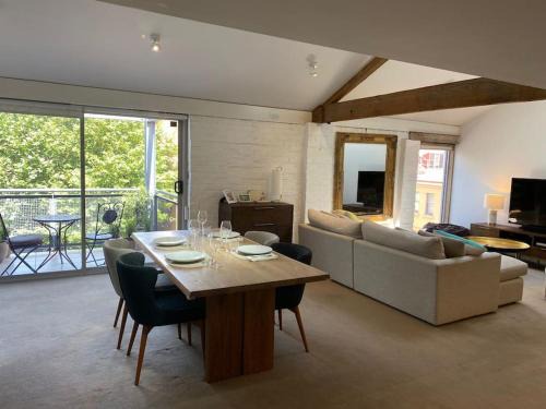 Sullivan's Cove Apartment | Boxwood IXL Luxe Hobart Waterfront Apartment