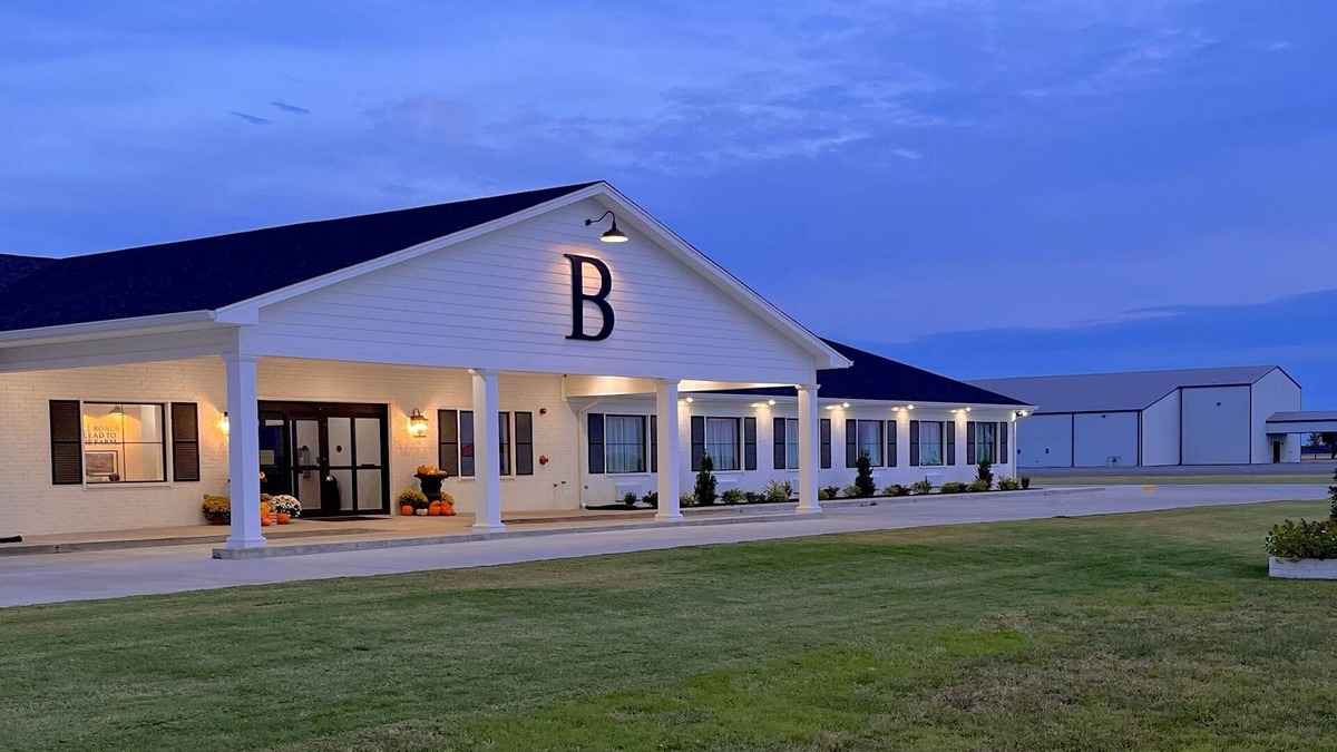 DeWitt Hotel | Boyd Farmhouse Inn