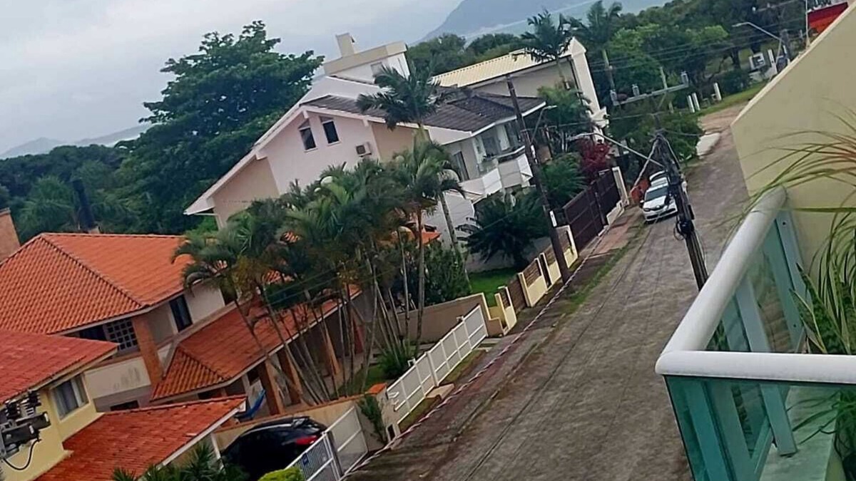 Barra da Lagoa Apartment | Cozy penthouse in Barra da Lagoa - 200m from the beach.