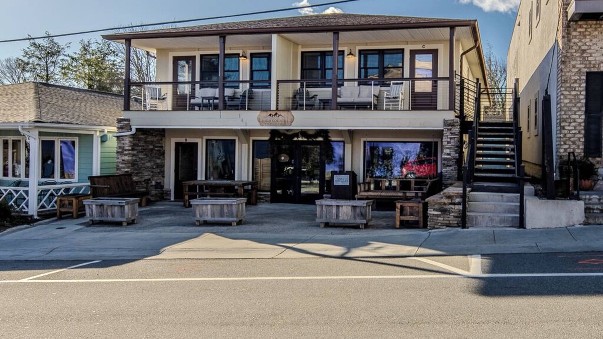 Blowing Rock House | BR Walkabout C - Steps to Downtown Blowing Rock - Updated 2BR Apartment on