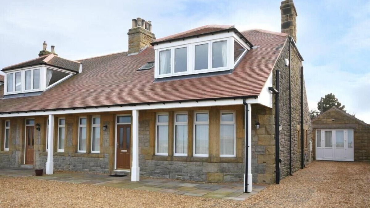 Seahouses Cottage | BRADACAR, pet friendly, country holiday cottage in Seahouses
