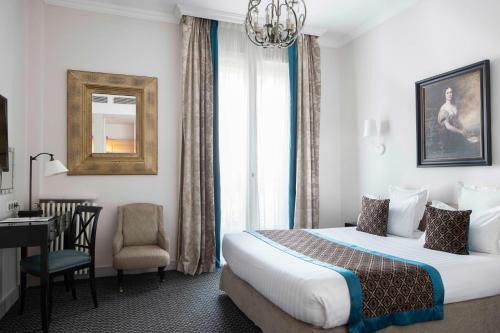 8th Arrondissement Hotel | Bradford Elysées - Astotel