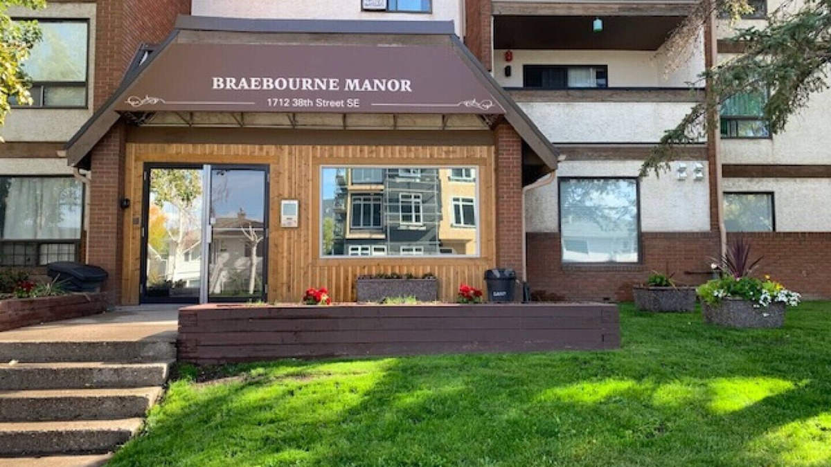 Forest Lawn Condo | Braebourne Manor - Furnished One Bedroom Condo