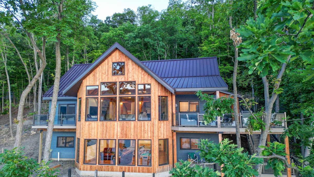 Naples Cabin | Braeloch Lodge - Canandaigua lakefront timberframe w/breathtaking views, spa
