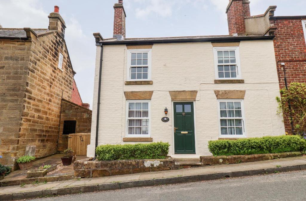 Fylingthorpe House | Braeside