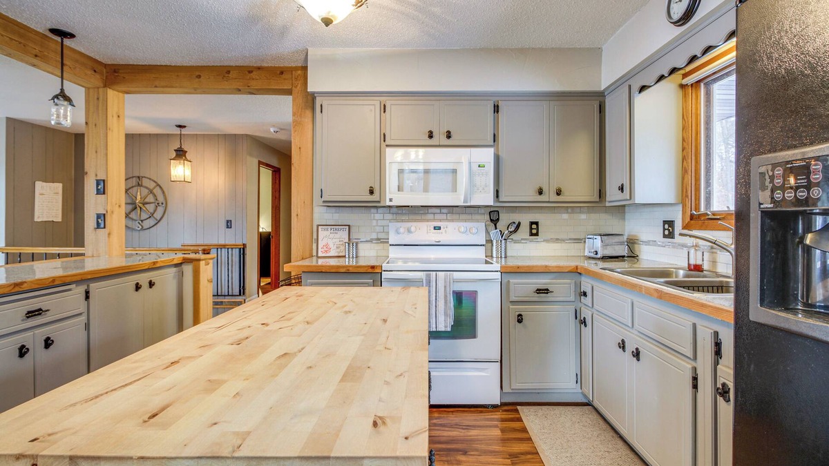 Brainerd Cabin | Brainerd Cabin: Waterfront Fire Pit + Lake Access!
