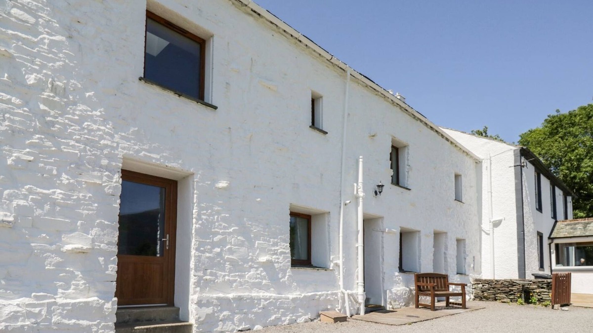 Thornthwaite Cottage | BRAMBLE COTTAGE, pet friendly, with a garden in Braithwaite
