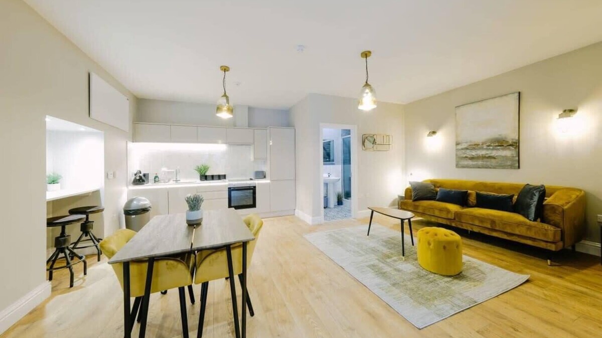 Patchway Apartment | Brand New 1 Bedroom Apartment Close to MOD