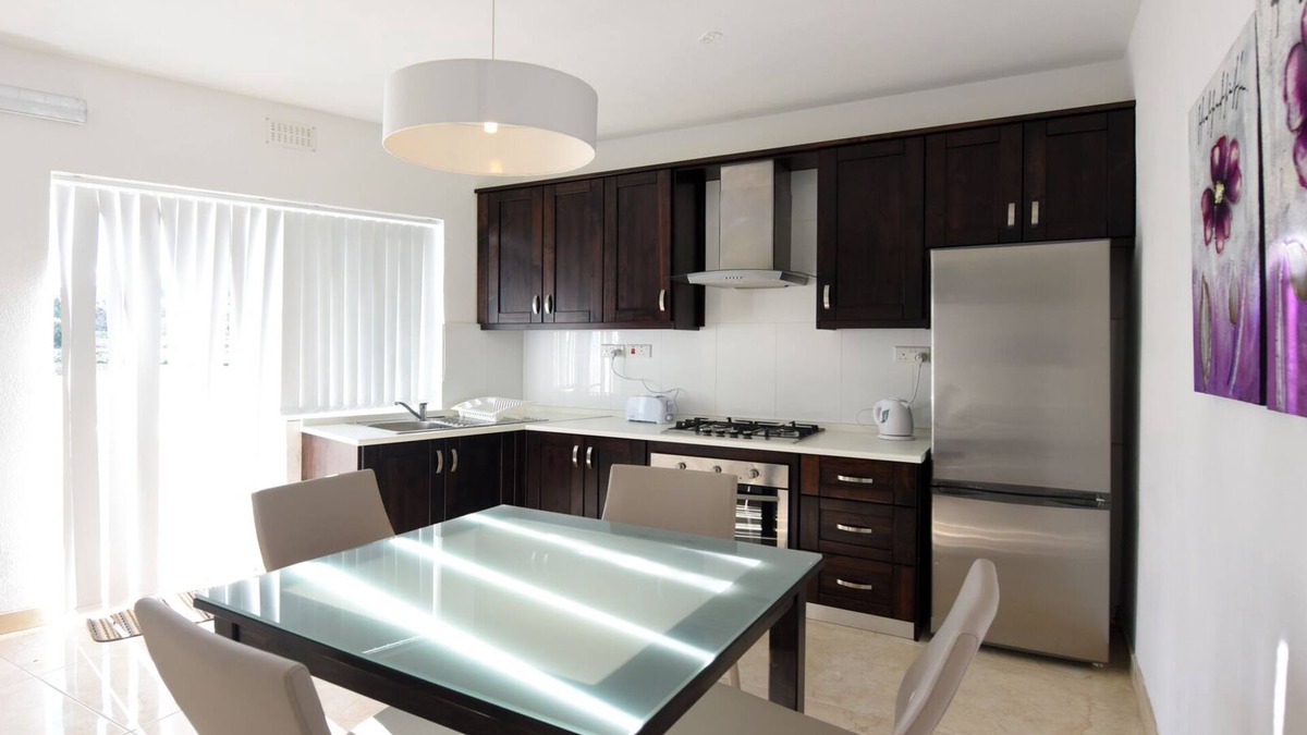 Marsalforn Apartment | Brand new 1 bedroom penthouse by the sea
