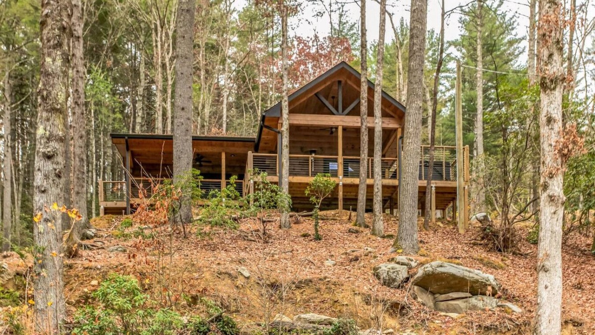 Cherry Log House | Brand New 2/2 Cabin Cherry Log, Big Hot Tub, Views