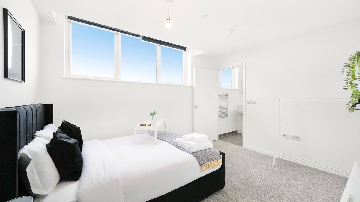 Luton Apartment | Brand New 2 Bed, 2 Bath Penthouse in Luton 33
